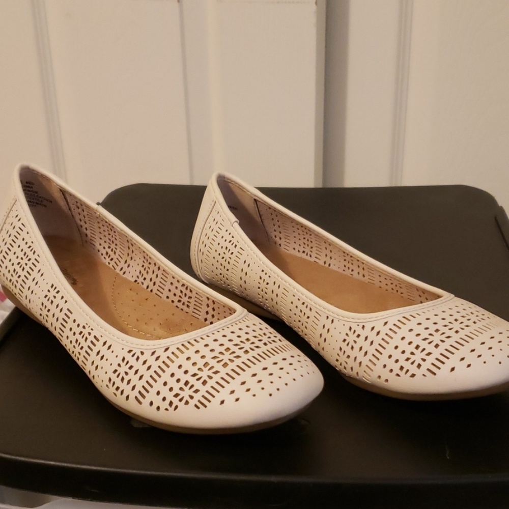 Cream flats